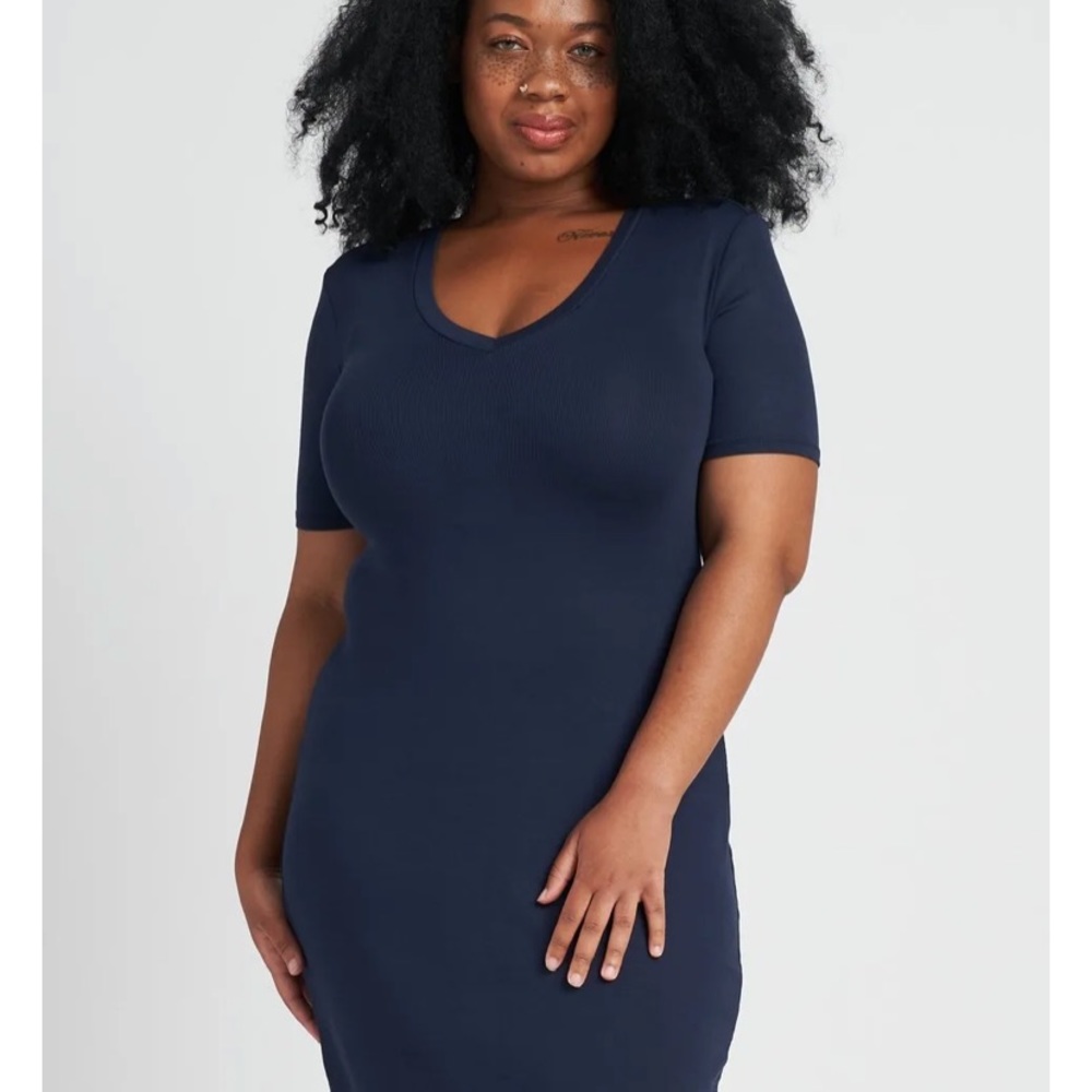 Foundation V Short sleeve dress in navy
